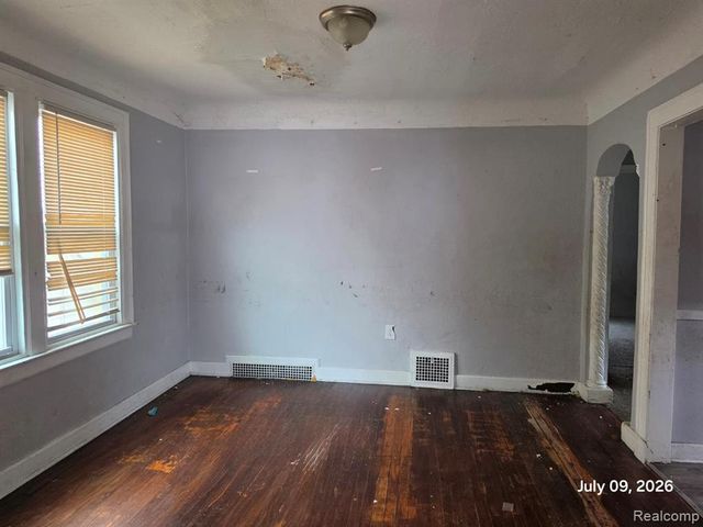 15730 Ohio Street, Detroit, MI 48238