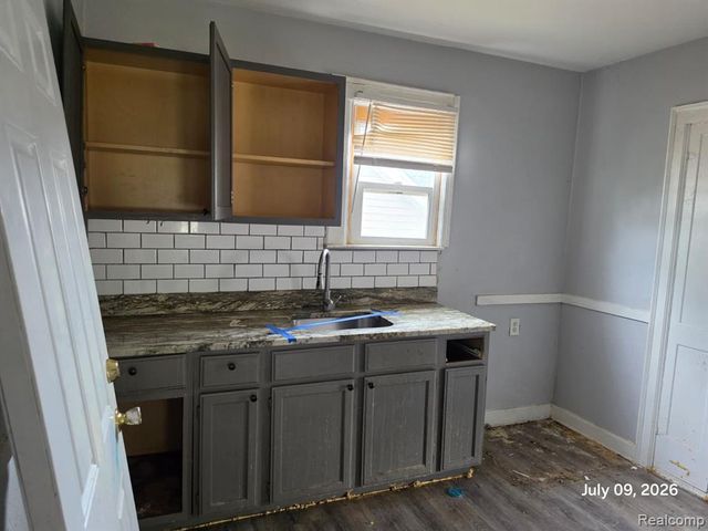 15730 Ohio Street, Detroit, MI 48238