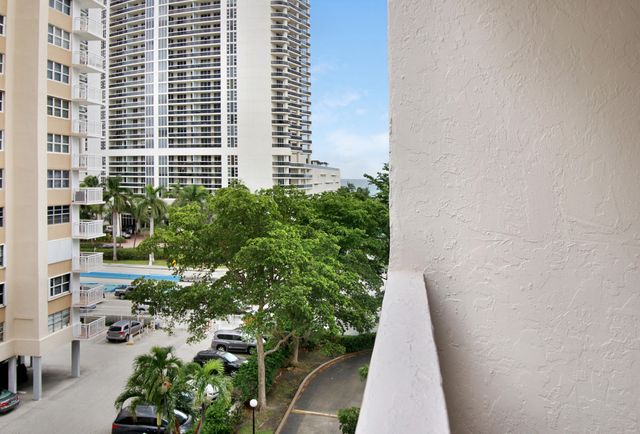 1865 S Ocean Drive 6c, Hallandale Beach, FL 33009