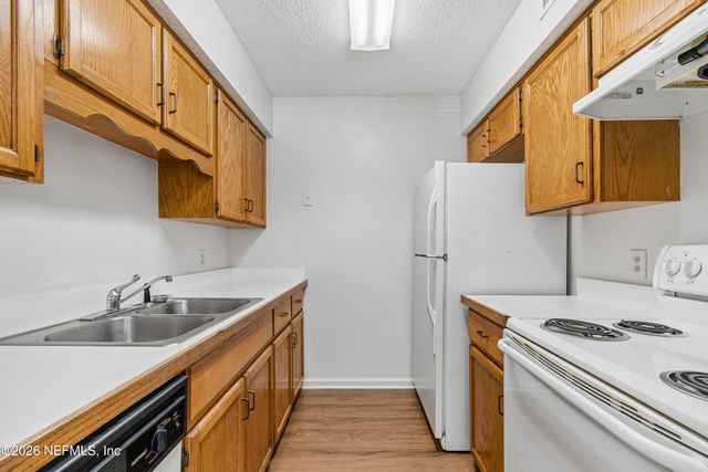 702 MEADOWBROOK Drive 2, Orange Park, FL 32073
