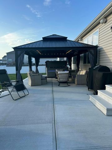 297 Mahogany Lane, Commercial Point, OH 43116