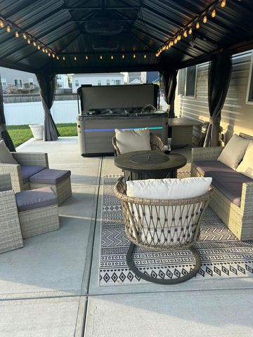 297 Mahogany Lane, Commercial Point, OH 43116