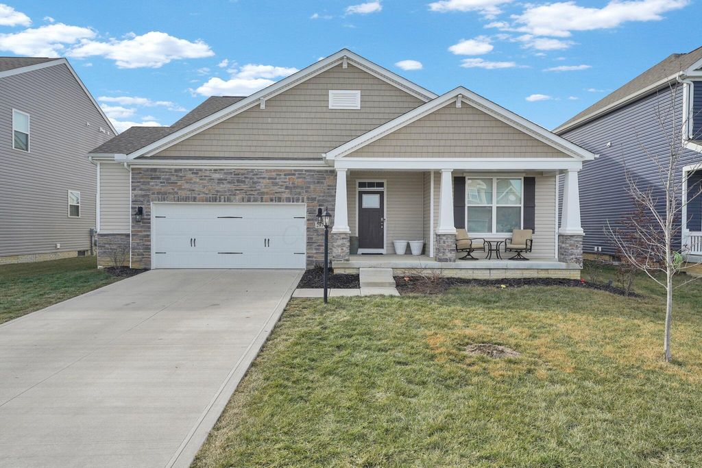 297 Mahogany Lane, Commercial Point, OH 43116