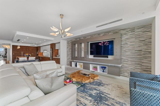 5000 N Ocean Drive 1003, Singer Island, FL 33404