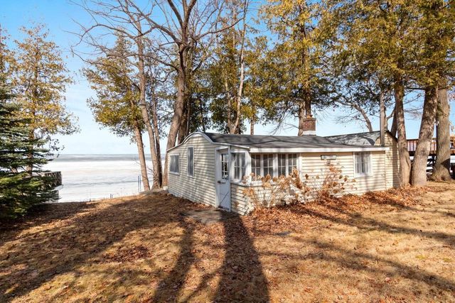 5141 EDGEWATER BEACH ROAD, Green Bay, WI 54311