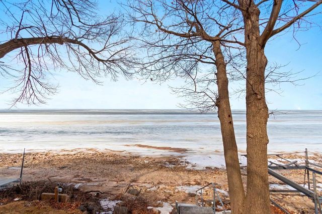 5141 EDGEWATER BEACH ROAD, Green Bay, WI 54311