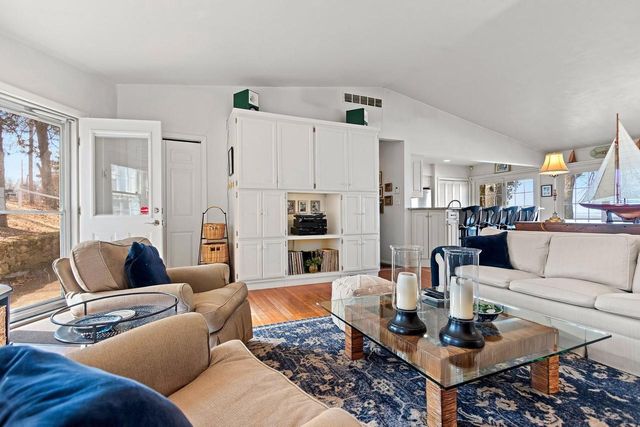 5141 EDGEWATER BEACH ROAD, Green Bay, WI 54311