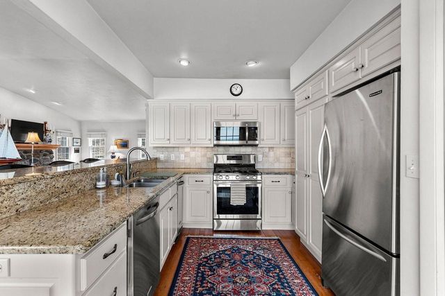 5141 EDGEWATER BEACH ROAD, Green Bay, WI 54311