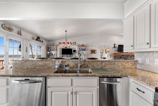 5141 EDGEWATER BEACH ROAD, Green Bay, WI 54311