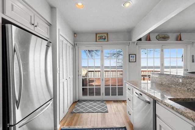 5141 EDGEWATER BEACH ROAD, Green Bay, WI 54311