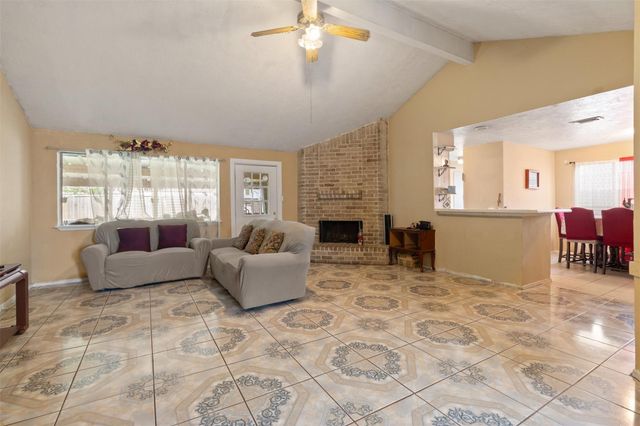 2743 Flintrock Circle, Houston, TX 77067