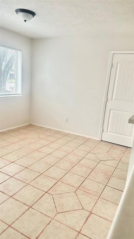 2743 Flintrock Circle, Houston, TX 77067