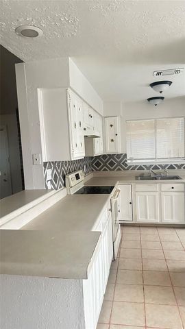 2743 Flintrock Circle, Houston, TX 77067