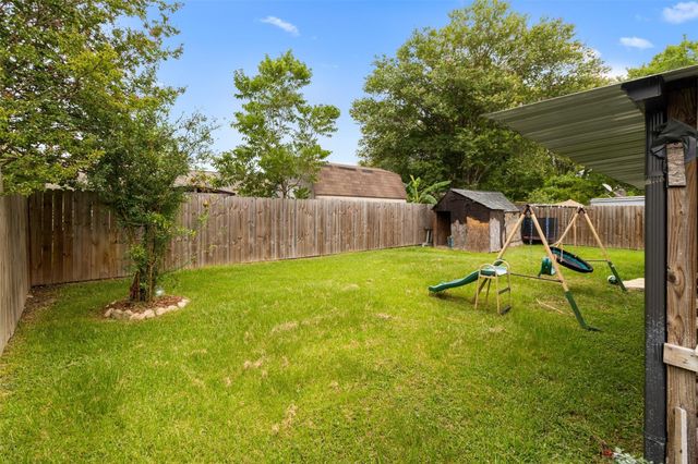 2743 Flintrock Circle, Houston, TX 77067