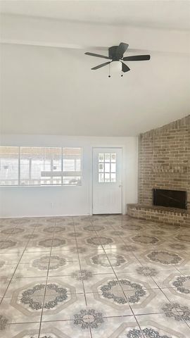 2743 Flintrock Circle, Houston, TX 77067