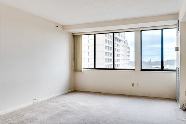 250 Hammond Pond Parkway 907N, Newton, MA 02467