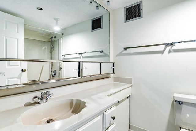 250 Hammond Pond Parkway 907N, Newton, MA 02467