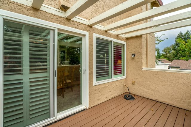 3100 Swallows Nest Dr, Sacramento, CA 95833