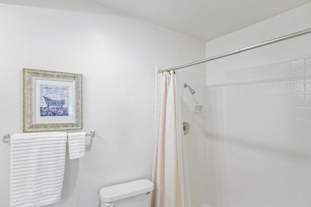 3100 Swallows Nest Dr, Sacramento, CA 95833