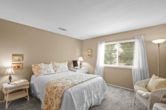 3100 Swallows Nest Dr, Sacramento, CA 95833