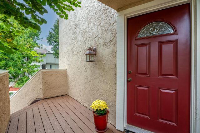 3100 Swallows Nest Dr, Sacramento, CA 95833