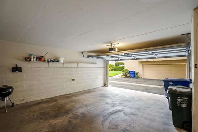 3100 Swallows Nest Dr, Sacramento, CA 95833