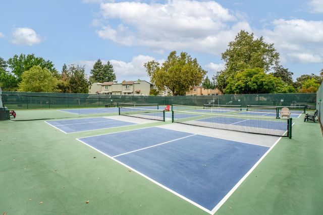 3100 Swallows Nest Dr, Sacramento, CA 95833