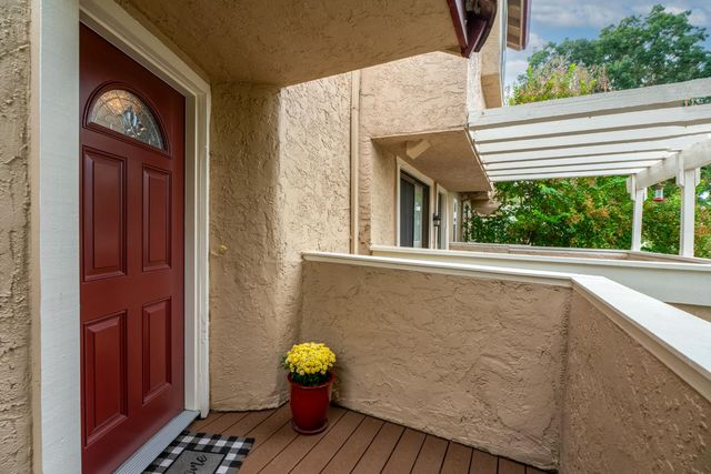 3100 Swallows Nest Dr, Sacramento, CA 95833