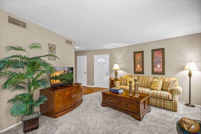 3100 Swallows Nest Dr, Sacramento, CA 95833