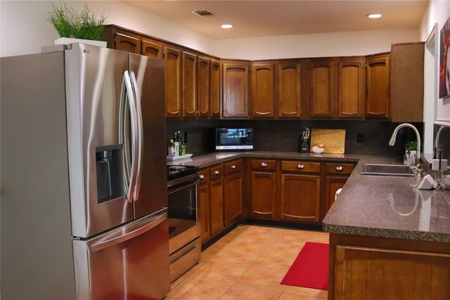 9980 Shoreline Drive, Wills Point, TX 75169