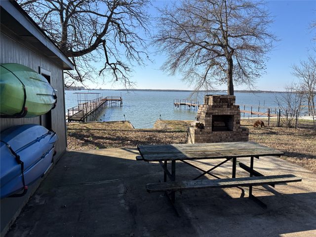 9980 Shoreline Drive, Wills Point, TX 75169