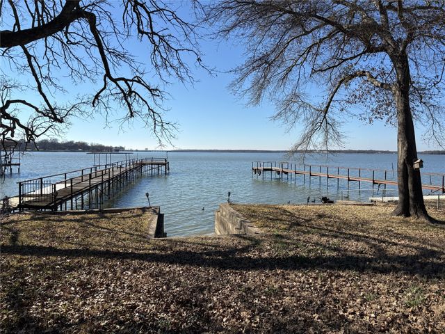 9980 Shoreline Drive, Wills Point, TX 75169