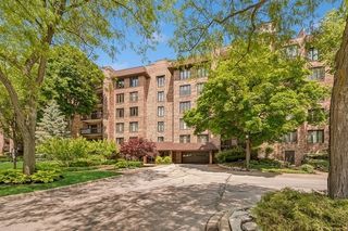 3810 MISSION HILLS Road 107, Northbrook, IL 60062