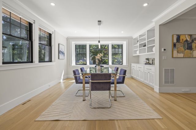 579 Centre St, Newton, MA 02458
