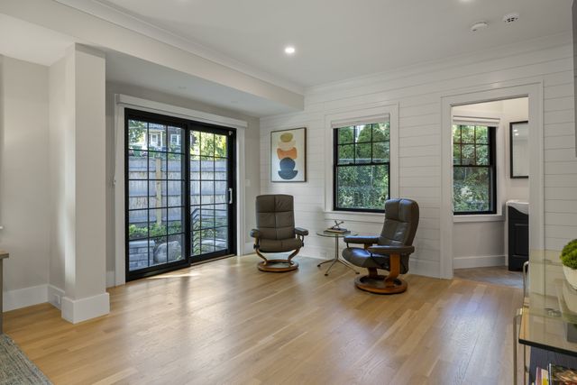 579 Centre St, Newton, MA 02458