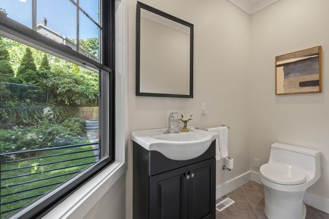 579 Centre St, Newton, MA 02458
