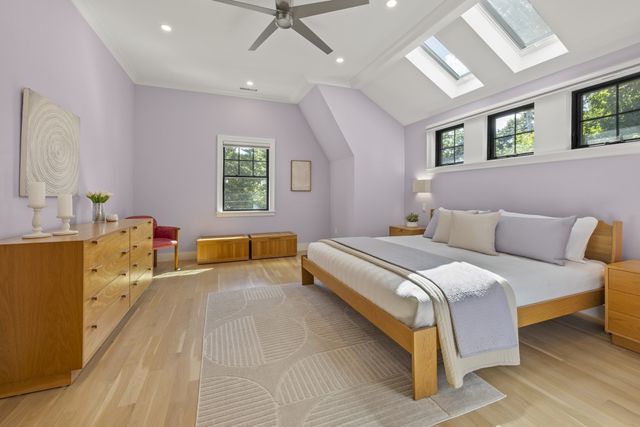 579 Centre St, Newton, MA 02458