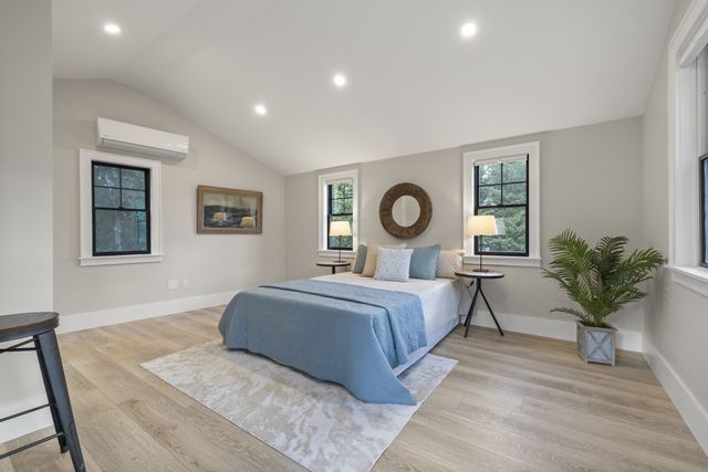 579 Centre St, Newton, MA 02458