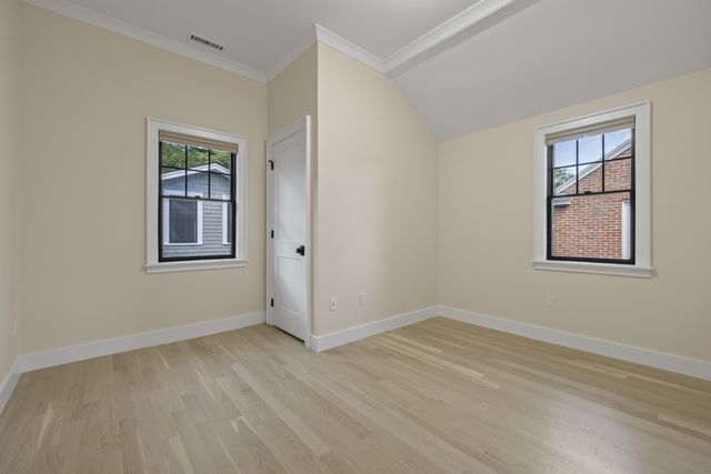579 Centre St, Newton, MA 02458