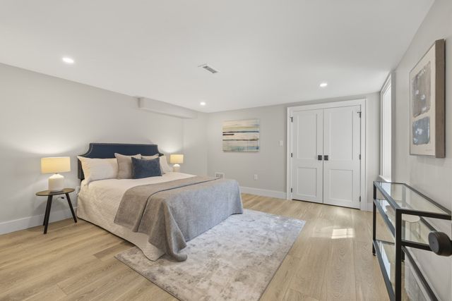 579 Centre St, Newton, MA 02458