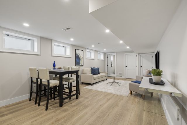 579 Centre St, Newton, MA 02458