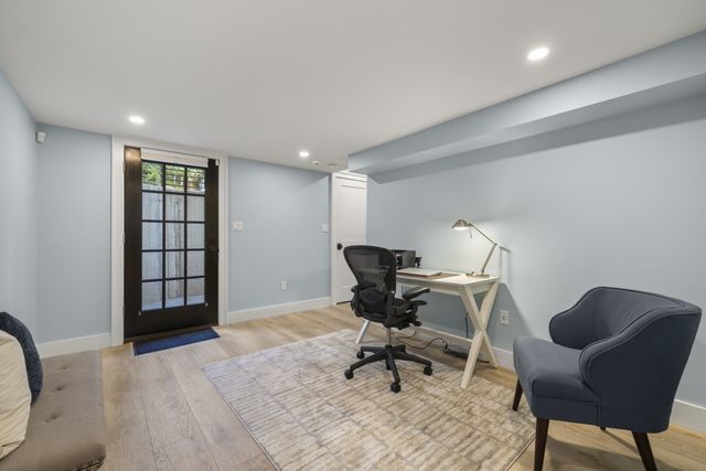 579 Centre St, Newton, MA 02458