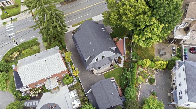 579 Centre St, Newton, MA 02458