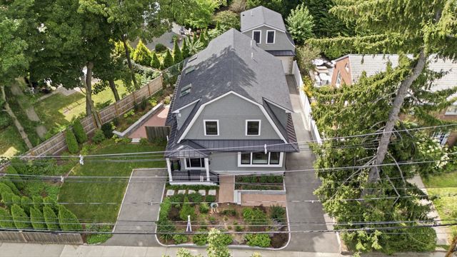 579 Centre St, Newton, MA 02458