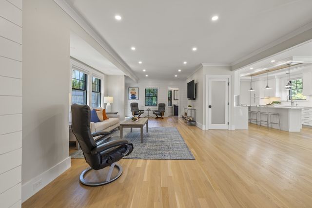 579 Centre St, Newton, MA 02458