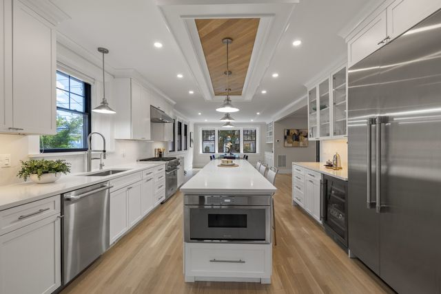 579 Centre St, Newton, MA 02458