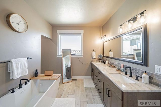 6097 E 65th S, Idaho Falls, ID 83406