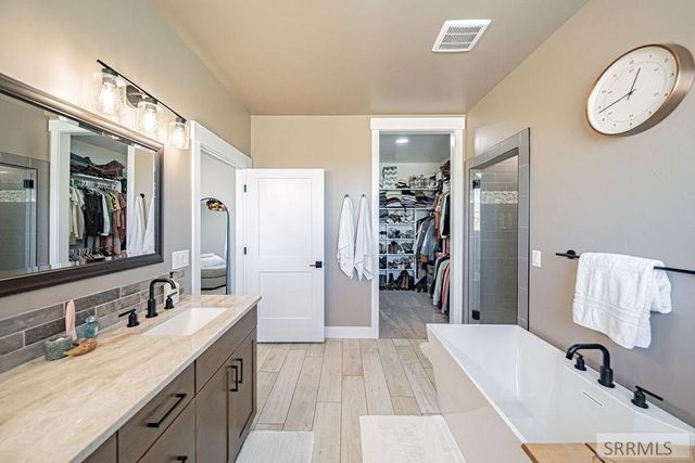 6097 E 65th S, Idaho Falls, ID 83406