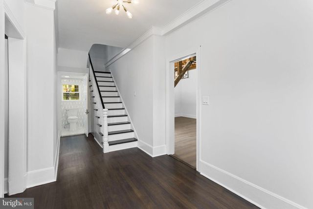 36 CHESTERFIELD RD, Columbus, NJ 08022