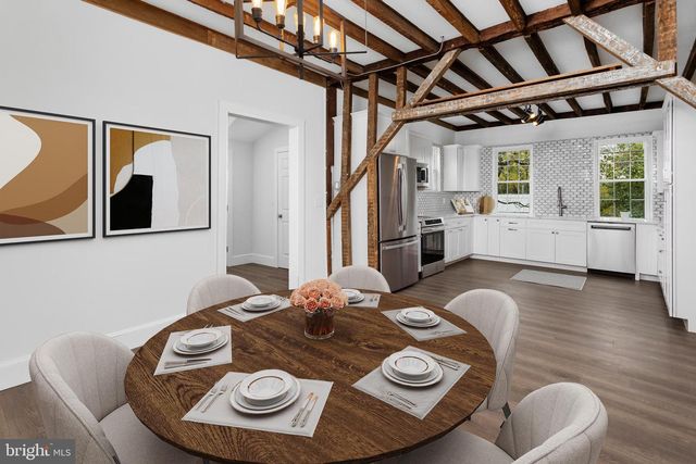 36 CHESTERFIELD RD, Columbus, NJ 08022